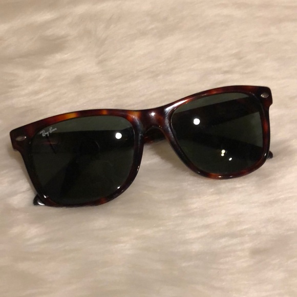 SOLD 🎉Ray - Ban tortoise Frame wayfarer sunglasse - Picture 3 of 6